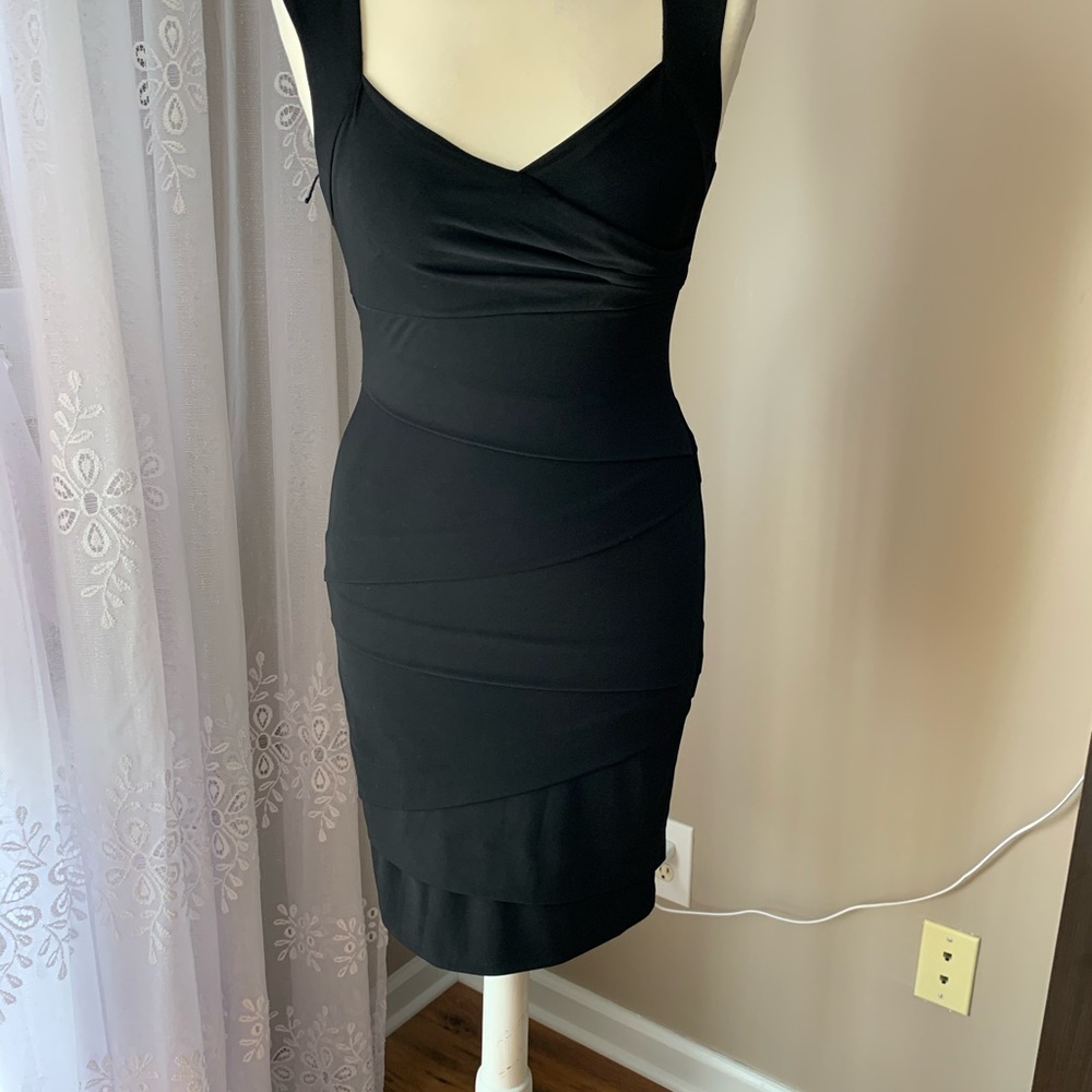 Dress - Picture 4 of 7